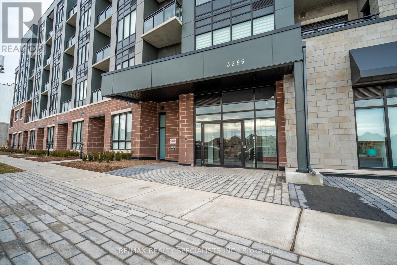 112 - 3265 Carding Mill Trail, Oakville, Ontario L6M 5P7 - Photo 2 - W13278020