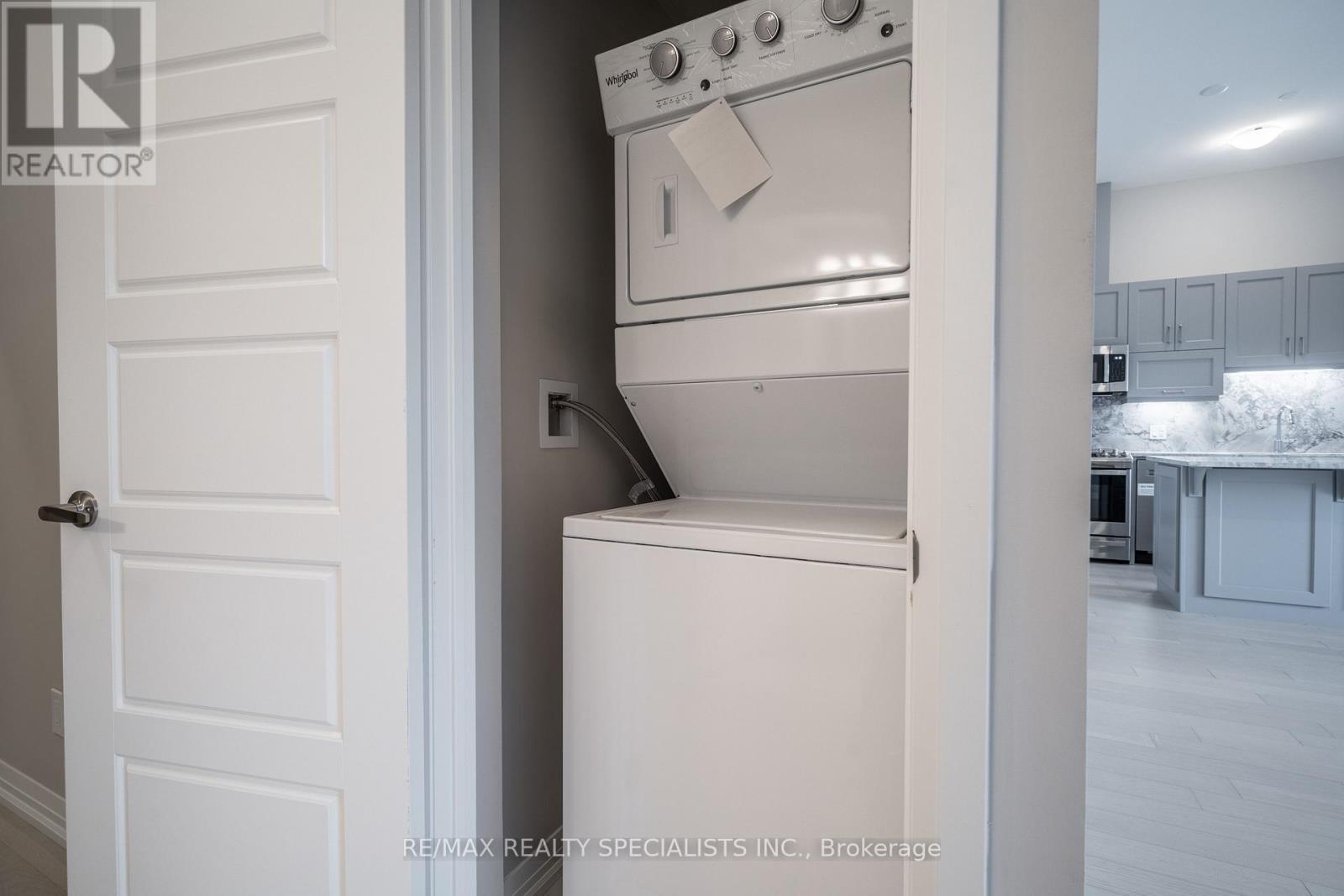 112 - 3265 Carding Mill Trail, Oakville, Ontario L6M 5P7 - Photo 5 - W13278020
