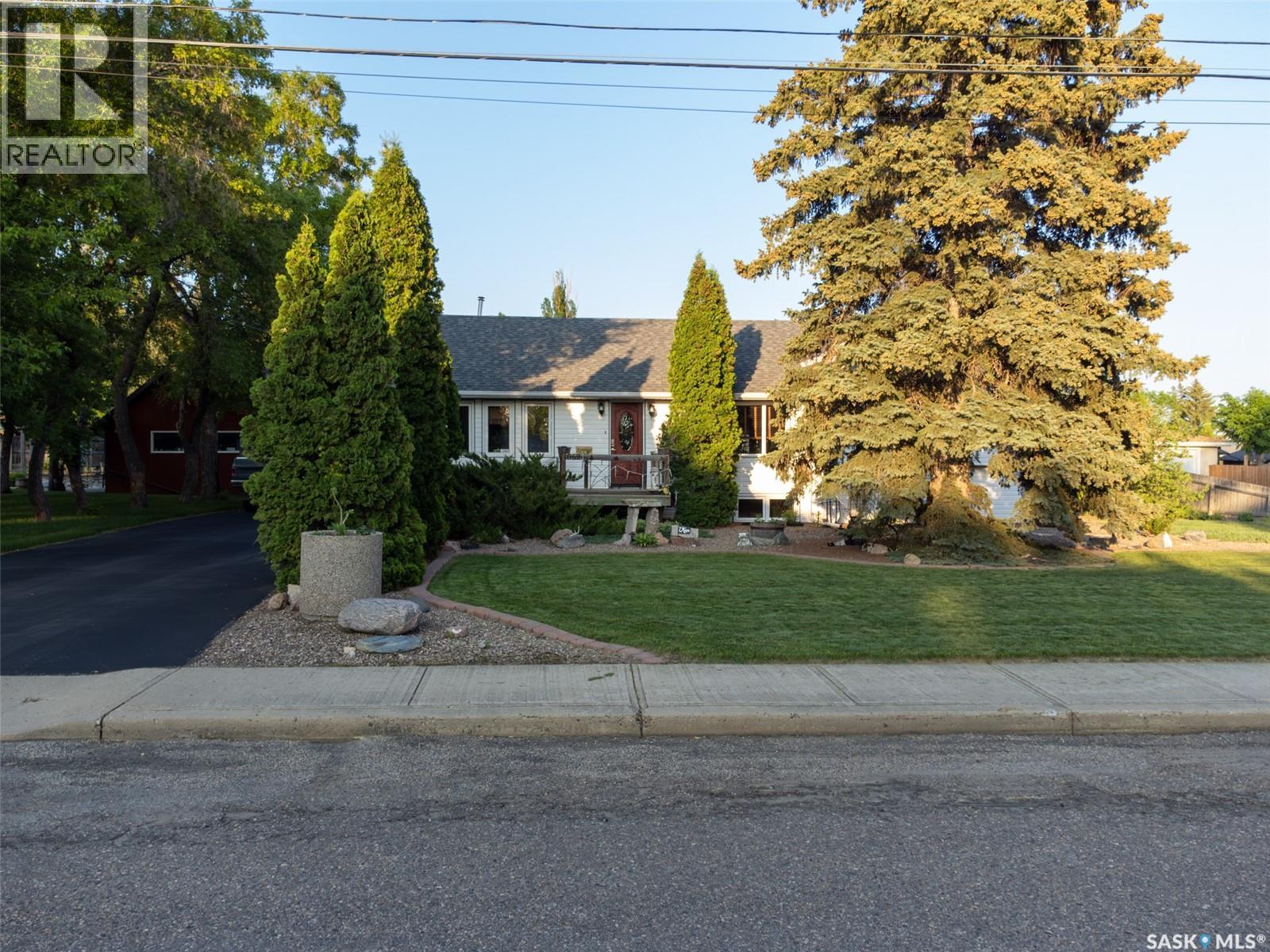 1062 112th STREET, North Battleford, Saskatchewan