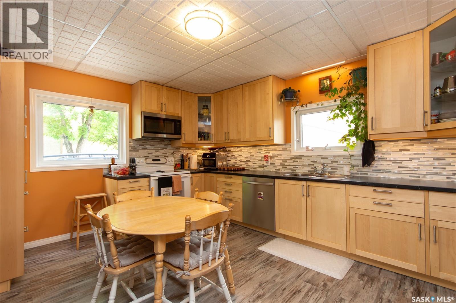 1062 112th Street, North Battleford, Saskatchewan  S9A 2L3 - Photo 4 - SK038397