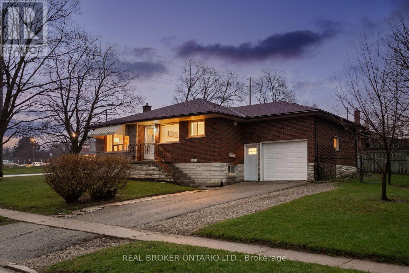 23 Knightswood Boulevard, Guelph, Ontario  N1E 3W3 - Photo 2 - X13273652