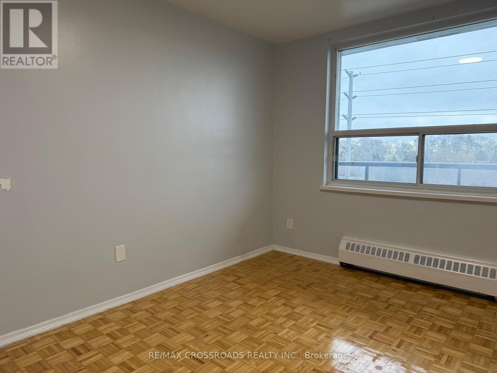 504 - 363 Lakeshore Road E, Mississauga, Ontario  L5G 1H7 - Photo 3 - W13248892