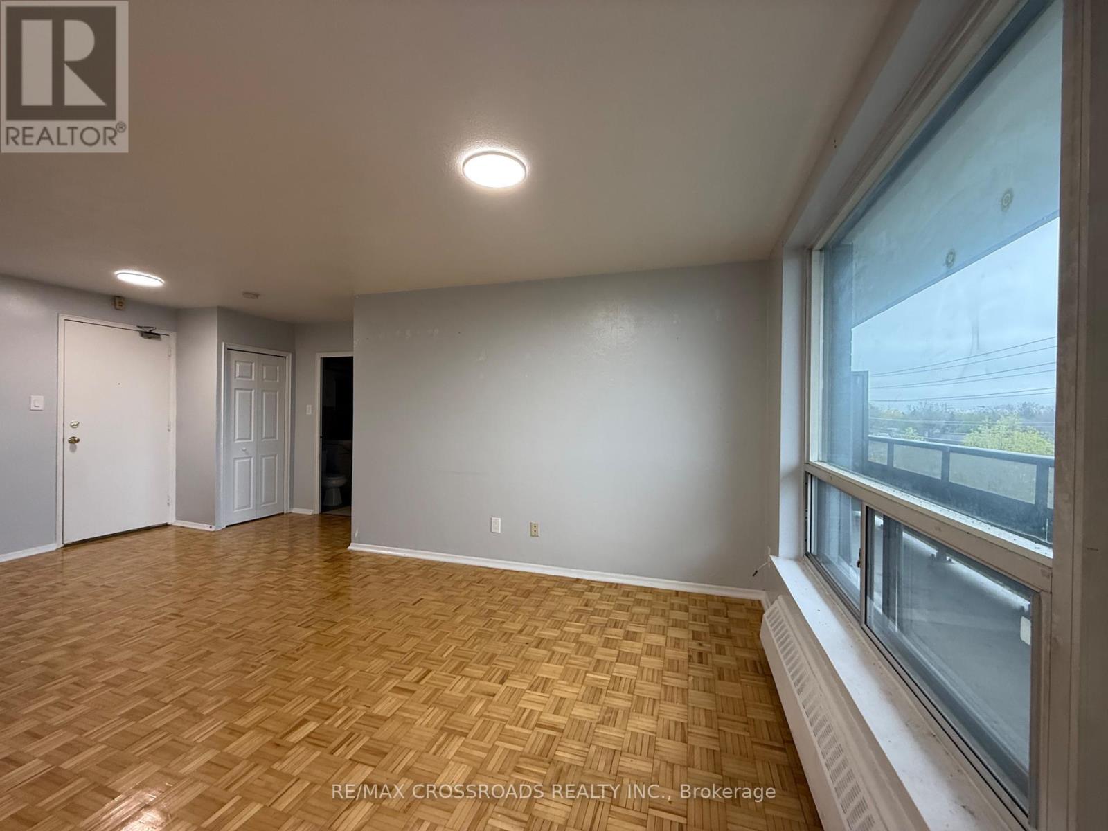 504 - 363 Lakeshore Road E, Mississauga, Ontario  L5G 1H7 - Photo 5 - W13248892