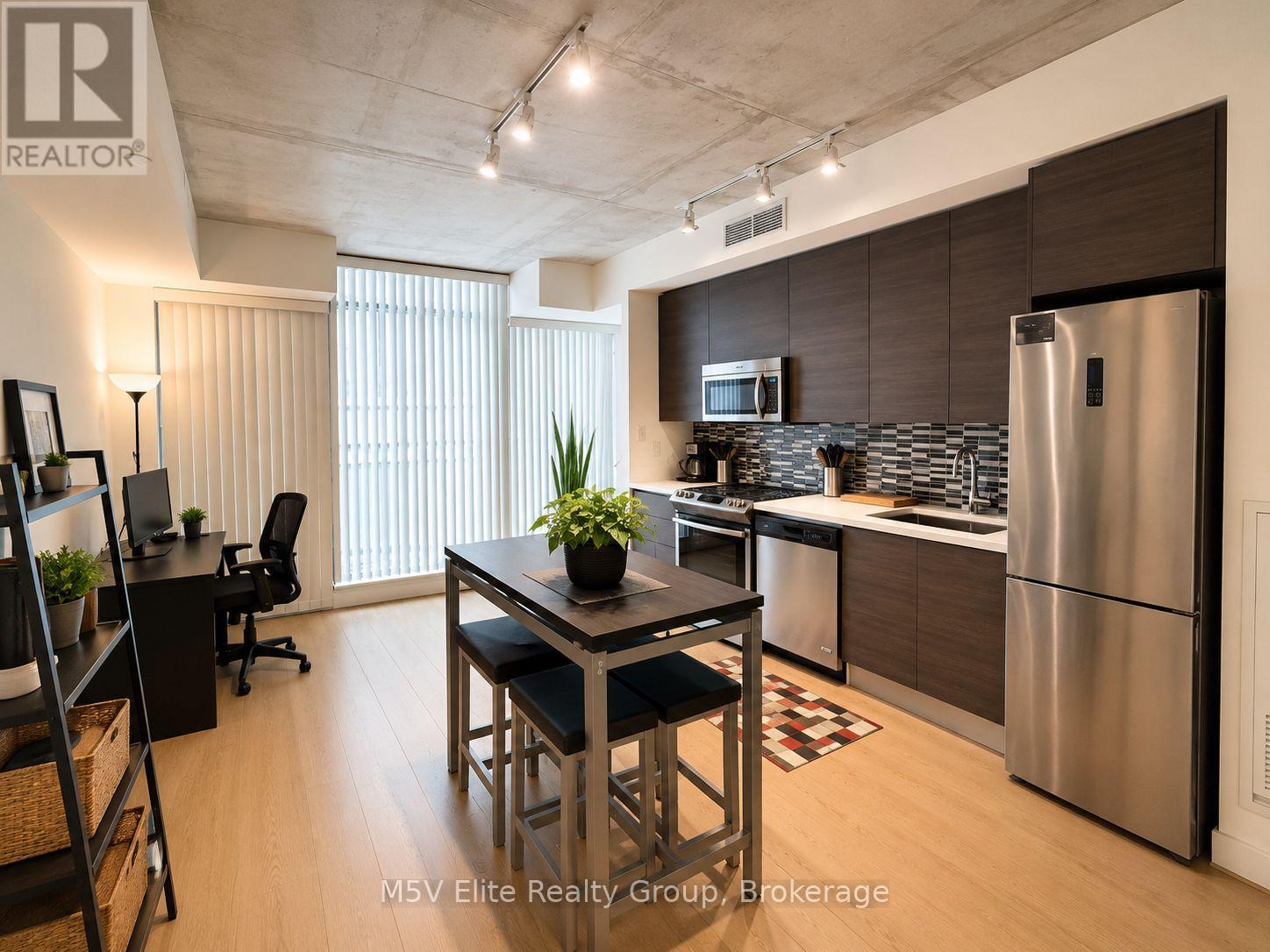 426 - 111 BATHURST STREET, Toronto, Ontario