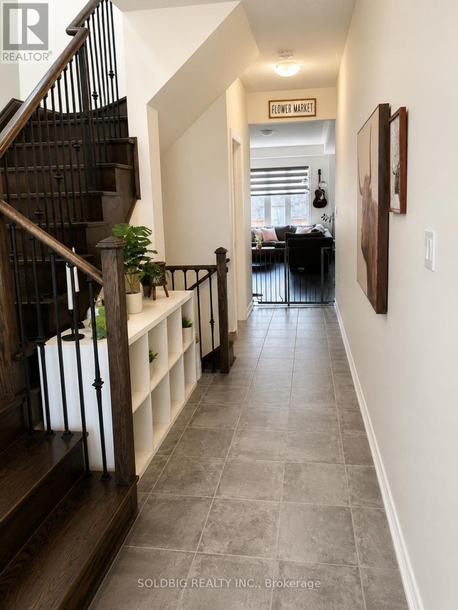 377 Skinner Road, Hamilton, Ontario  L8B 1Z7 - Photo 2 - X13106602