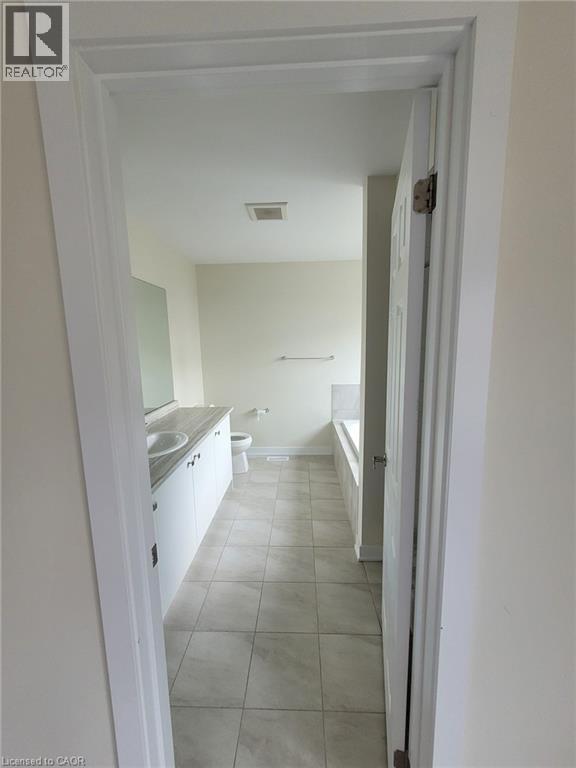 206 Forks Road, Welland, Ontario  L3B 0M2 - Photo 3 - 40836705