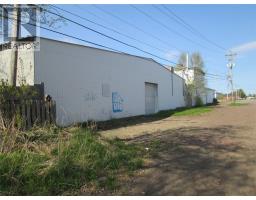 2 Cobbs Lane