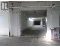 2 Cobbs Lane