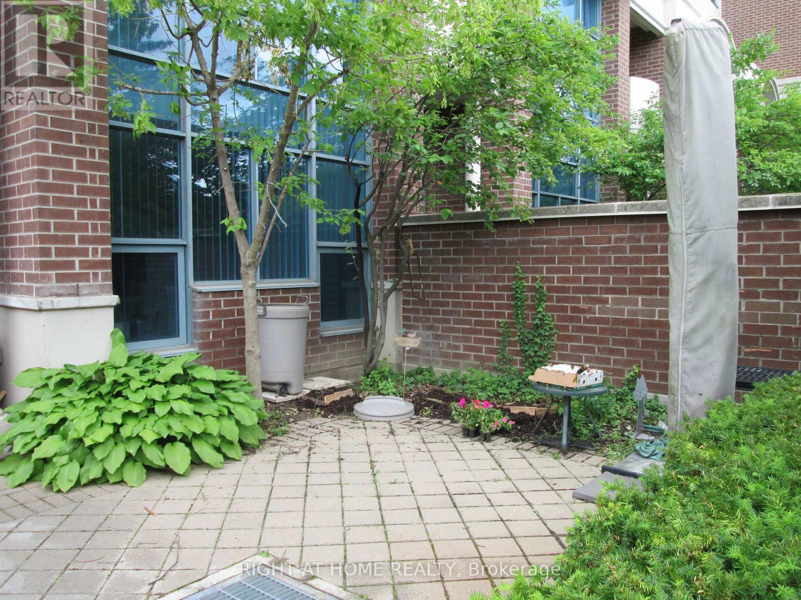111 - 233 BEECROFT ROAD, Toronto, Ontario