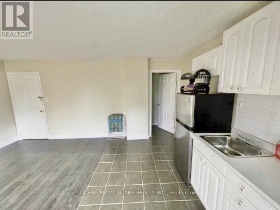Lower - 11 Etienne Street, Toronto, Ontario  M1L 0A2 - Photo 4 - E13278576