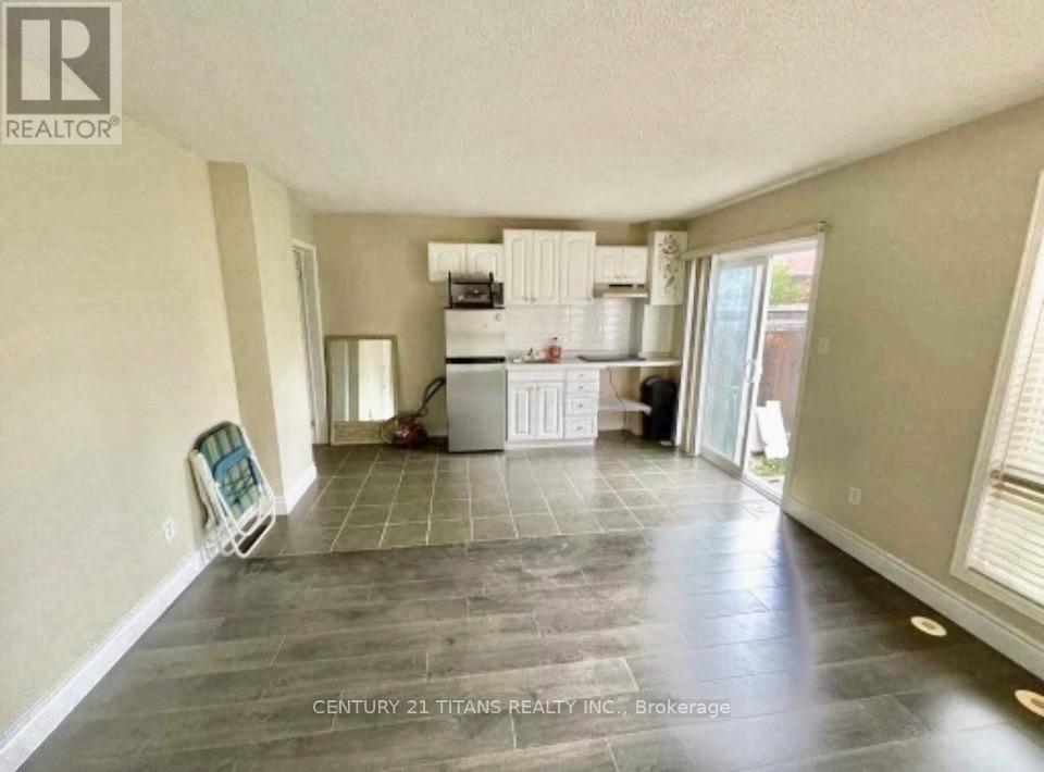 Lower - 11 Etienne Street, Toronto, Ontario  M1L 0A2 - Photo 6 - E13278576