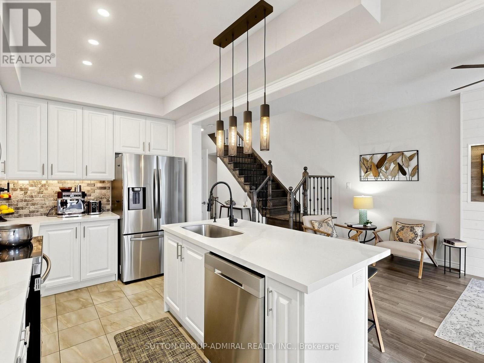 30 Cupples Farm Lane, East Gwillimbury, Ontario  L0G 1M0 - Photo 16 - N13279174