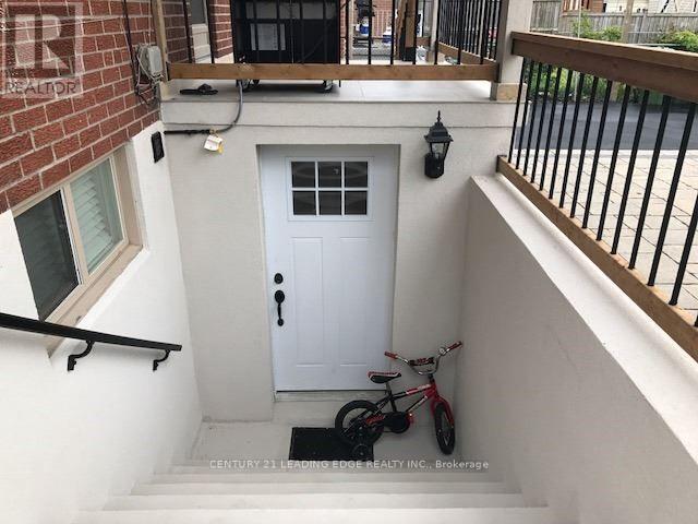64 Gray Avenue, Toronto, Ontario  M6N 4S8 - Photo 4 - W13279914