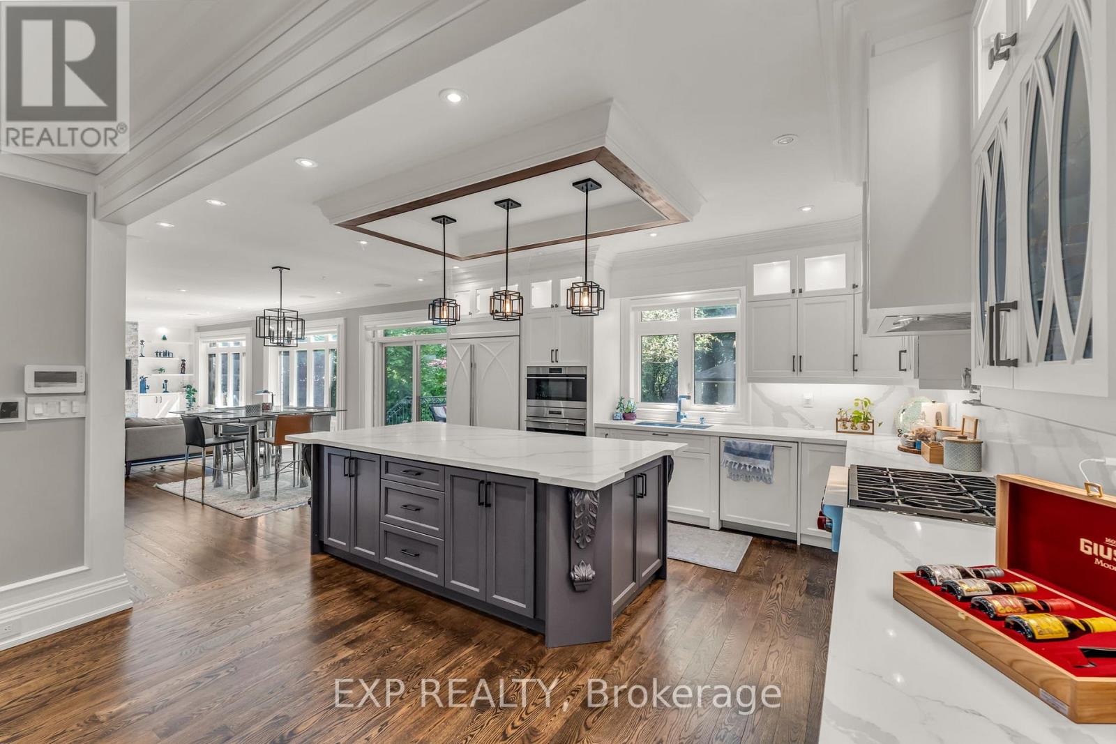 606 Lakeshore Road W, Oakville, Ontario  L6K 1G5 - Photo 12 - W13280250