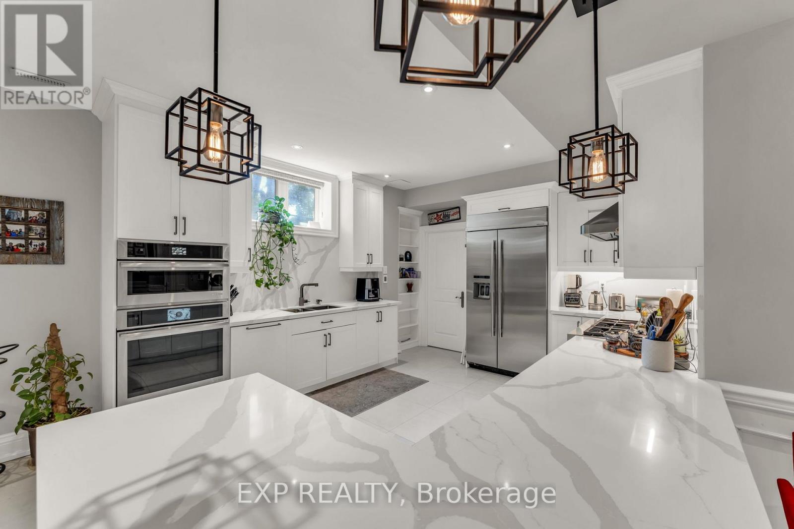 606 Lakeshore Road W, Oakville, Ontario  L6K 1G5 - Photo 20 - W13280250