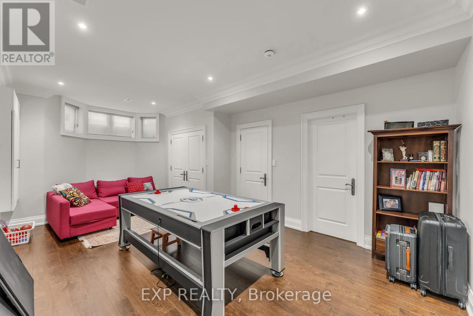 606 Lakeshore Road W, Oakville, Ontario  L6K 1G5 - Photo 23 - W13280250