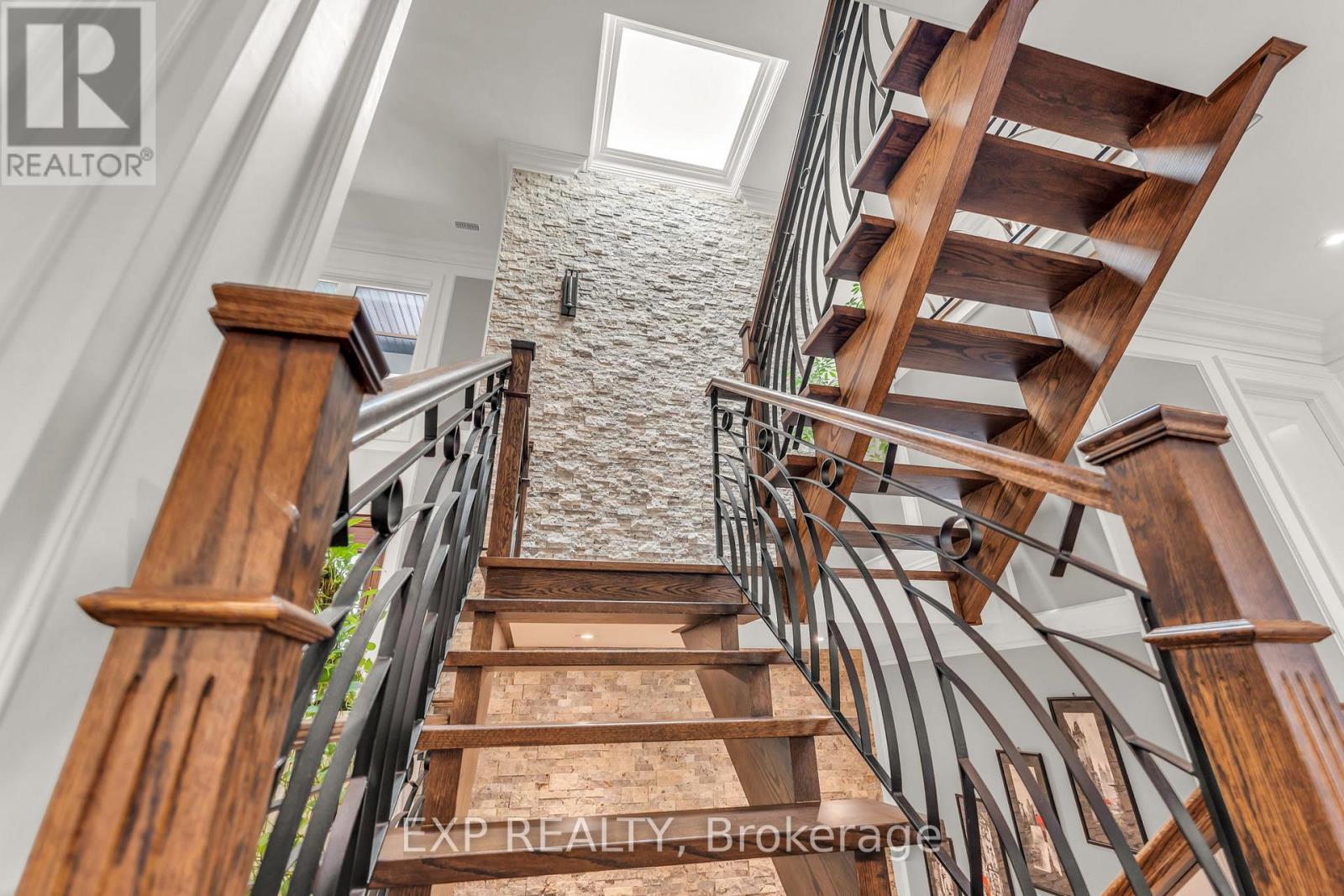 606 Lakeshore Road W, Oakville, Ontario  L6K 1G5 - Photo 25 - W13280250