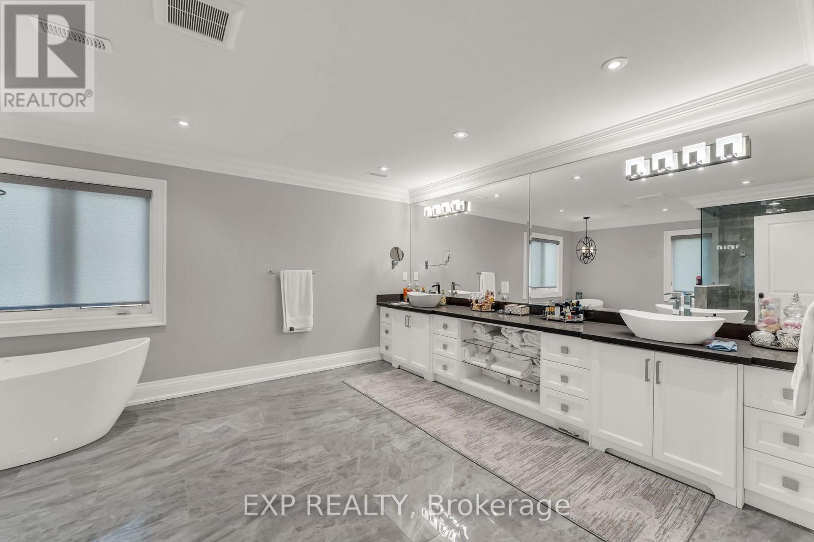 606 Lakeshore Road W, Oakville, Ontario  L6K 1G5 - Photo 28 - W13280250
