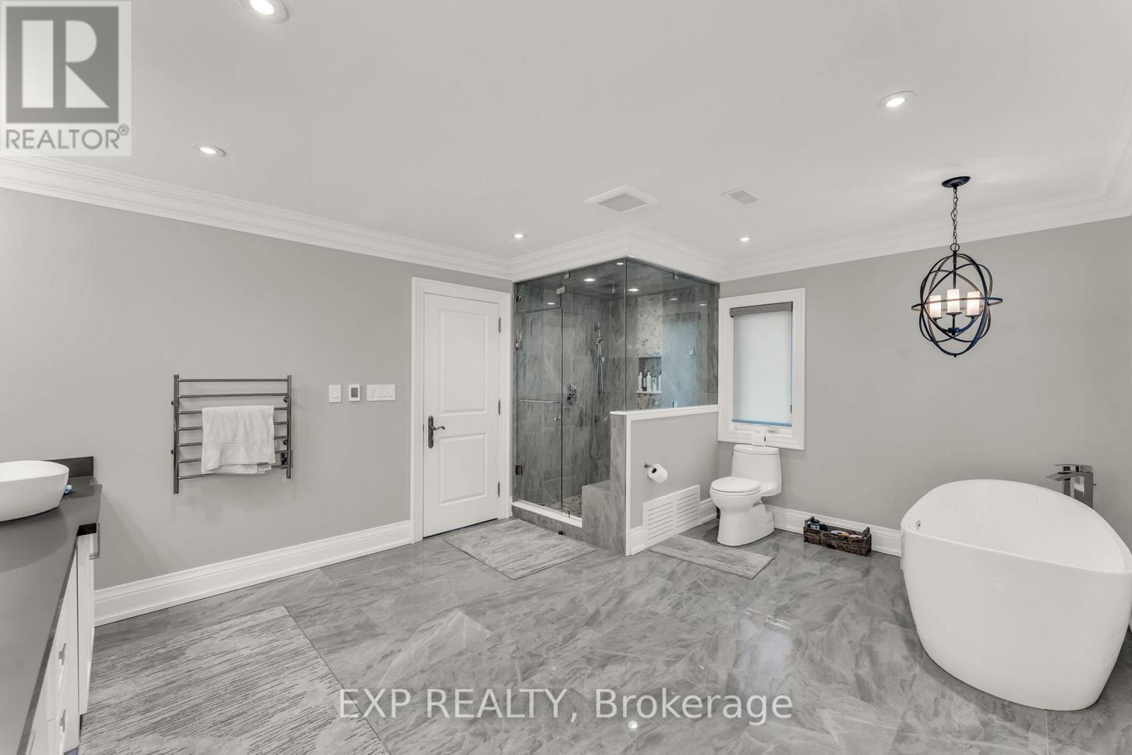 606 Lakeshore Road W, Oakville, Ontario  L6K 1G5 - Photo 29 - W13280250