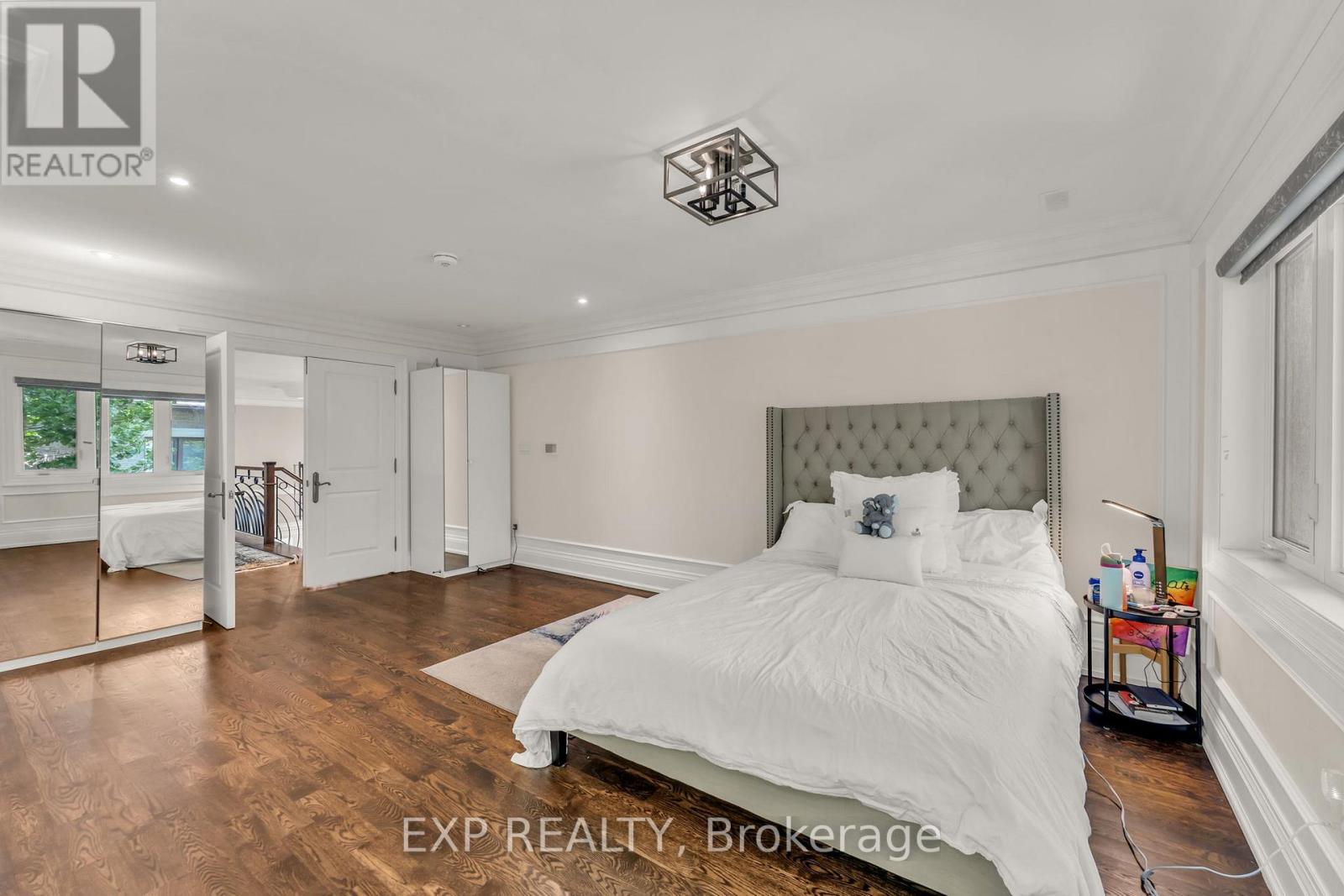 606 Lakeshore Road W, Oakville, Ontario  L6K 1G5 - Photo 34 - W13280250