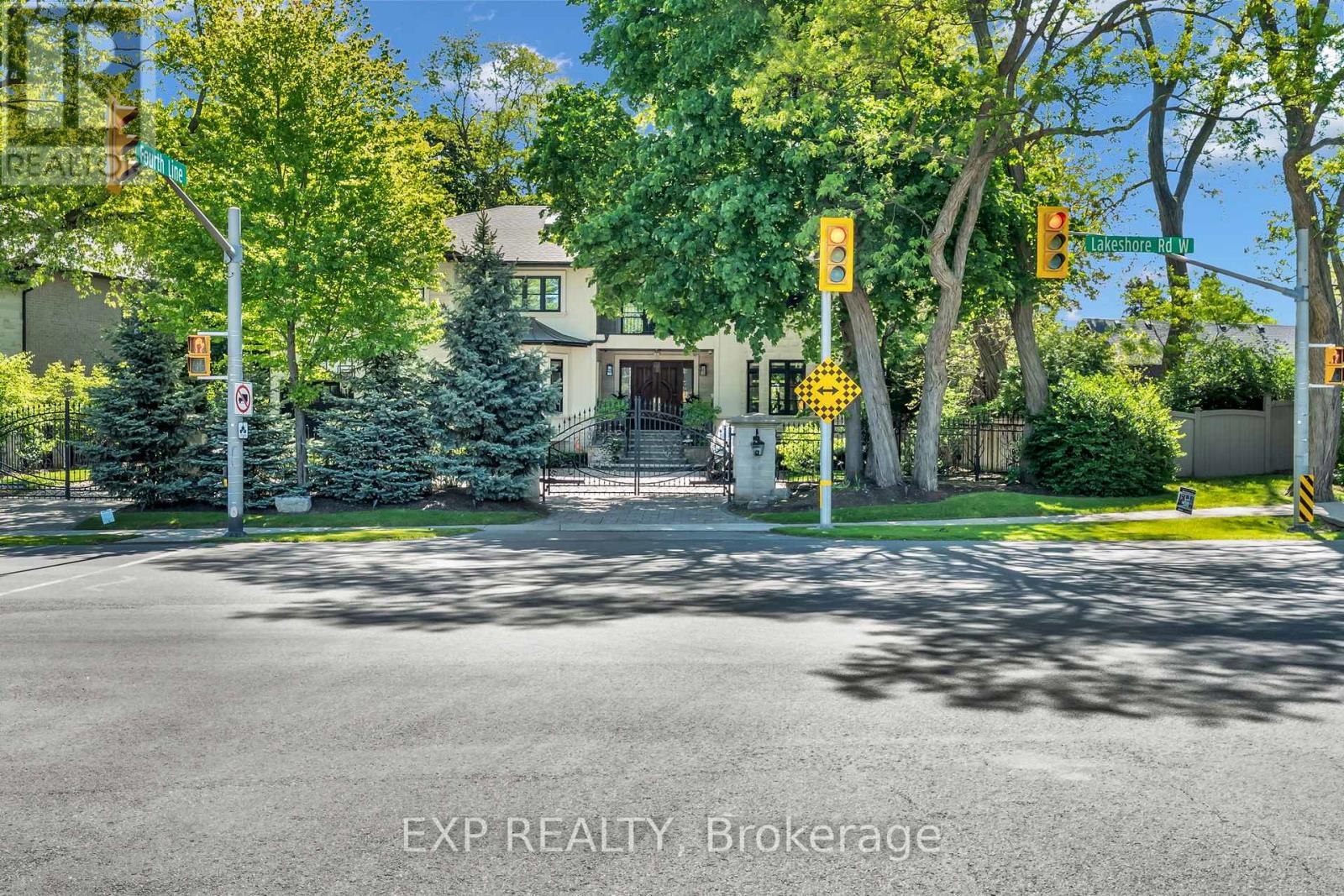 606 Lakeshore Road W, Oakville, Ontario  L6K 1G5 - Photo 41 - W13280250