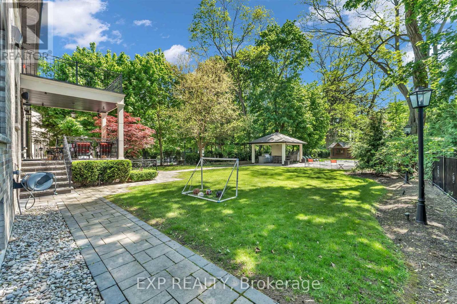 606 Lakeshore Road W, Oakville, Ontario  L6K 1G5 - Photo 42 - W13280250