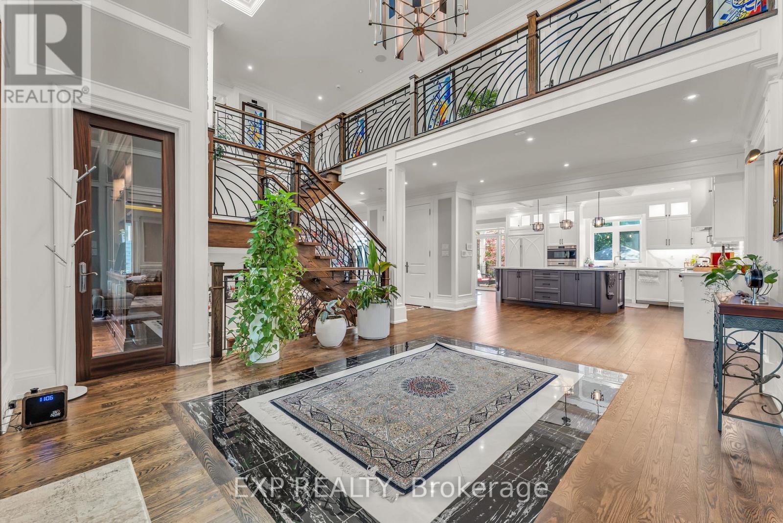 606 Lakeshore Road W, Oakville, Ontario  L6K 1G5 - Photo 7 - W13280250