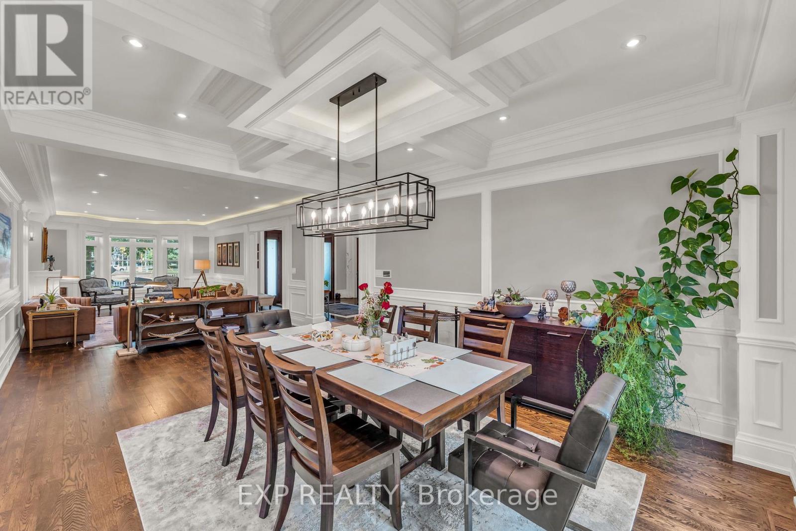 606 Lakeshore Road W, Oakville, Ontario  L6K 1G5 - Photo 9 - W13280250