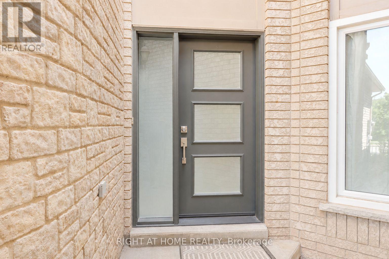 2233 Rockingham Drive, Oakville, Ontario  L6H 6E7 - Photo 3 - W13280694