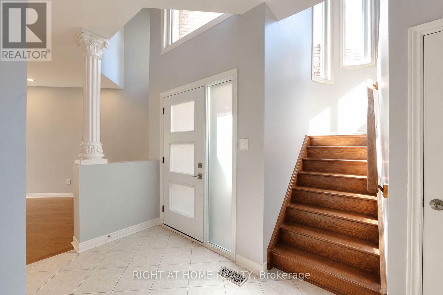 2233 Rockingham Drive, Oakville, Ontario  L6H 6E7 - Photo 4 - W13280694