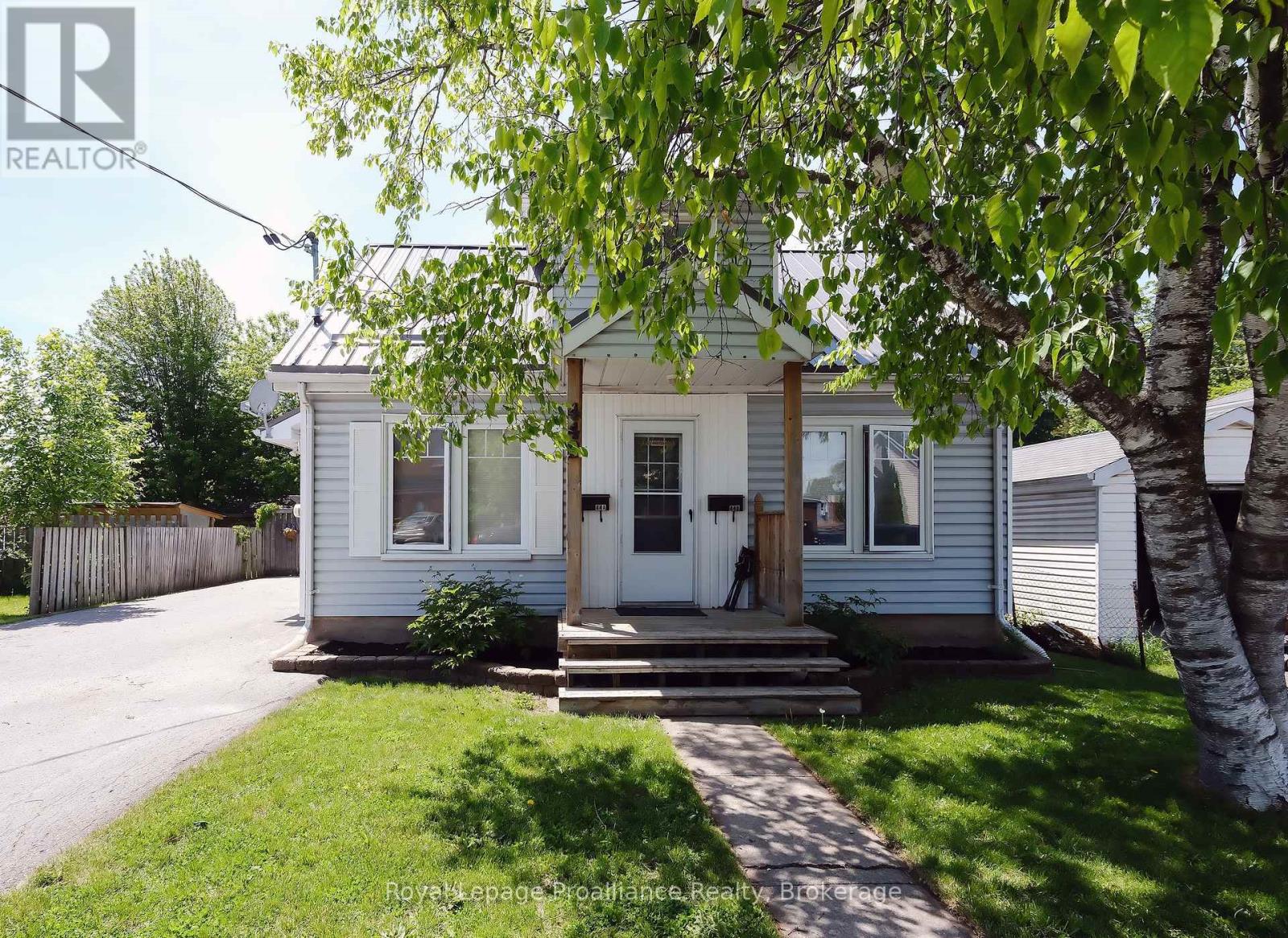 44 PONTON STREET, Belleville, Ontario