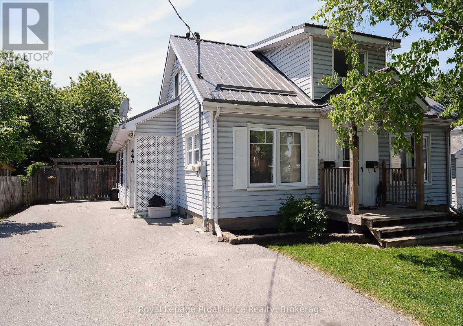 44 Ponton Street, Belleville, Ontario  K8P 3T6 - Photo 2 - X13282144