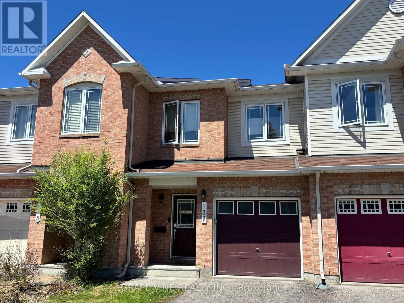 137 MARRISSA AVENUE, Ottawa, Ontario