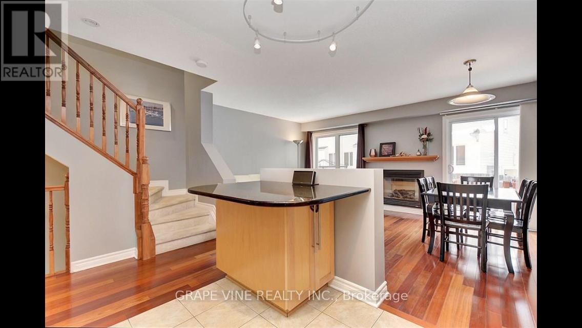 137 Marrissa Avenue, Ottawa, Ontario  K1J 0A4 - Photo 12 - X13281912