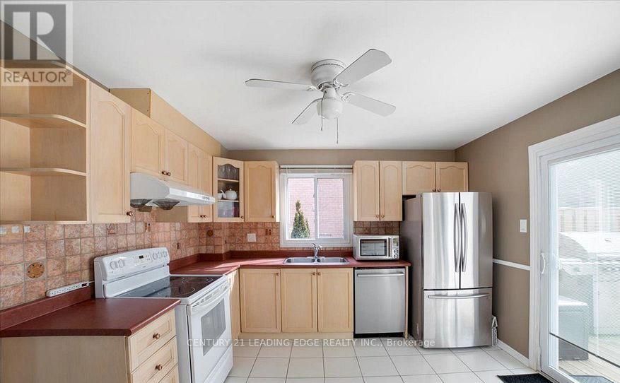 Main And Second - 618 Beckworth Square, Pickering, Ontario  L1V 3K4 - Photo 4 - E13211618
