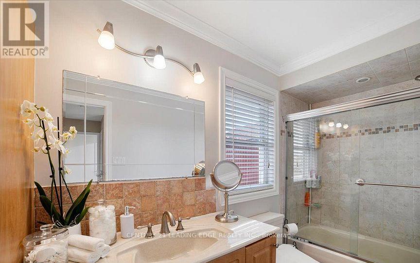Main And Second - 618 Beckworth Square, Pickering, Ontario  L1V 3K4 - Photo 13 - E13211618