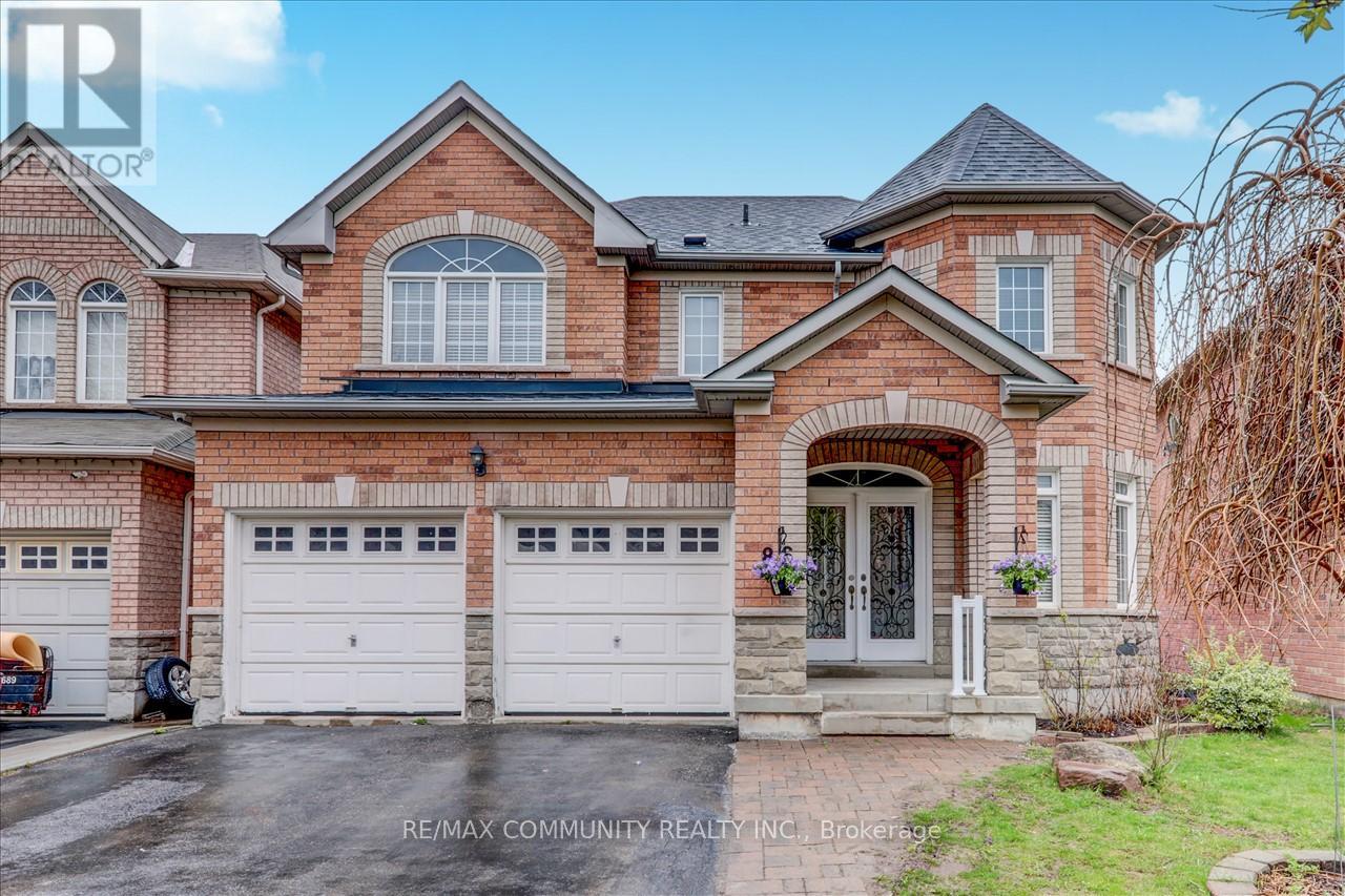 86 GROSBEAK CRESCENT, Toronto, Ontario
