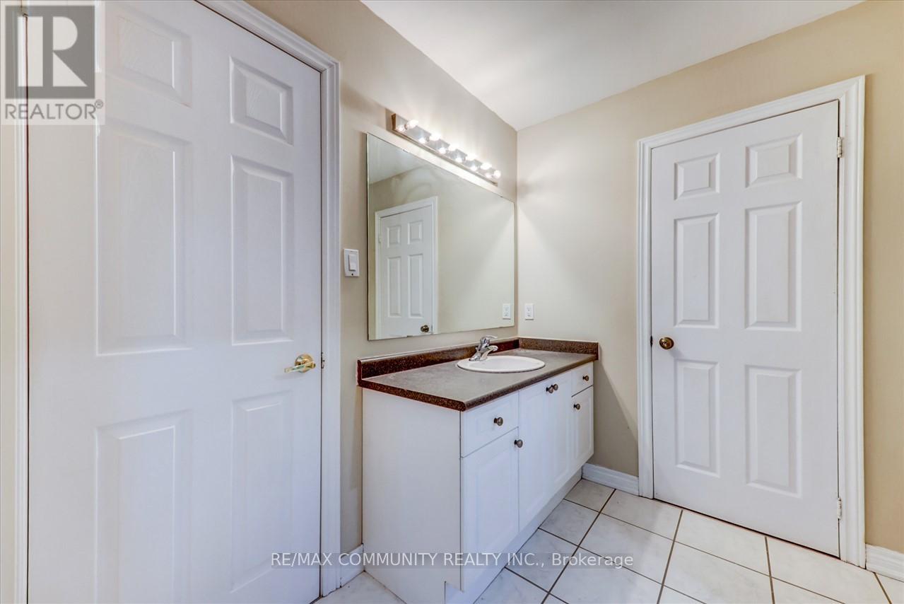 86 Grosbeak Crescent, Toronto, Ontario  M1X 1X4 - Photo 24 - E13285786