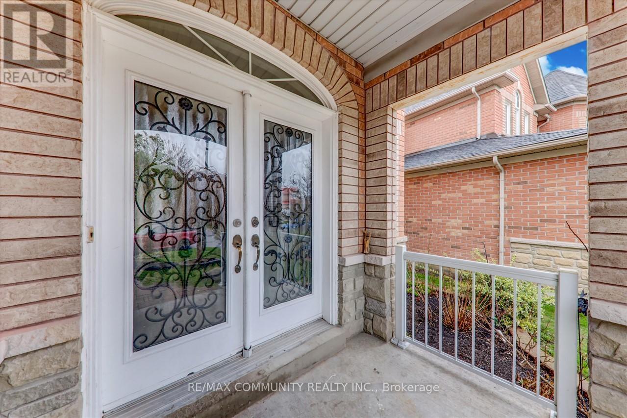 86 Grosbeak Crescent, Toronto, Ontario  M1X 1X4 - Photo 3 - E13285786