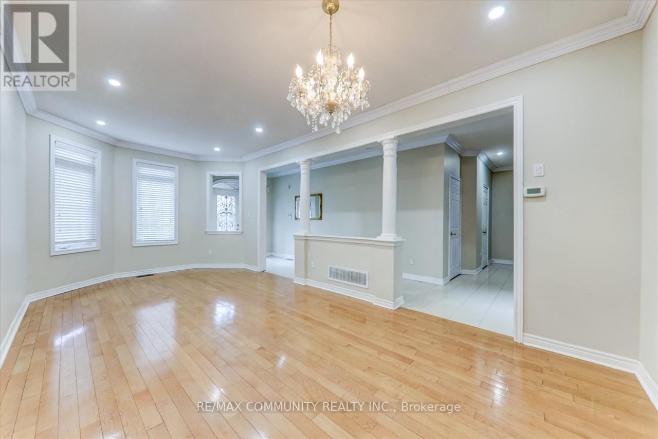 86 Grosbeak Crescent, Toronto, Ontario  M1X 1X4 - Photo 7 - E13285786