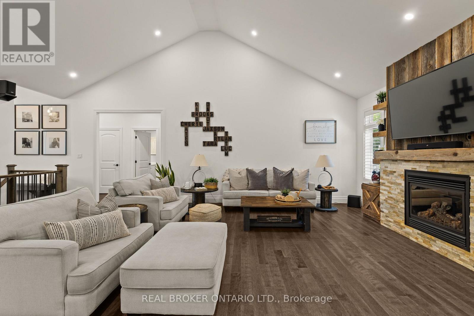 49 Sydenham Trail W, Clearview, Ontario  L0M 1H0 - Photo 7 - S13282256