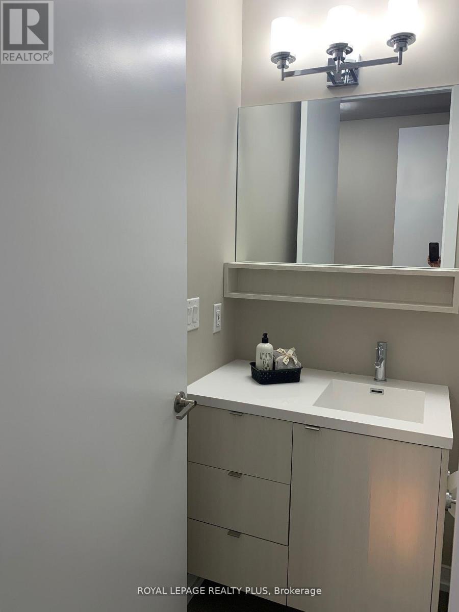 403 - 457 Plains Road E, Burlington, Ontario  L7T 0B8 - Photo 14 - W13281914