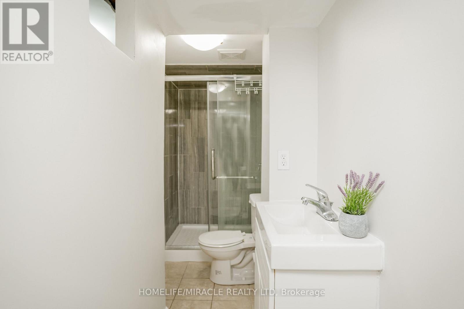 15 Heatherside Court, Brampton, Ontario  L6S 1N9 - Photo 25 - W13282794