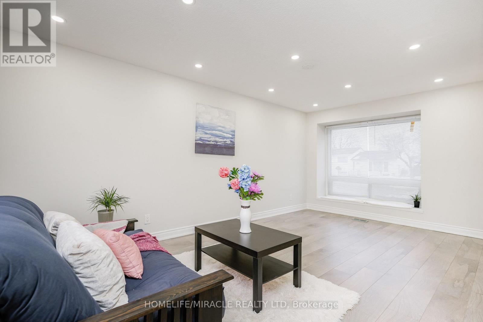 15 Heatherside Court, Brampton, Ontario  L6S 1N9 - Photo 3 - W13282794
