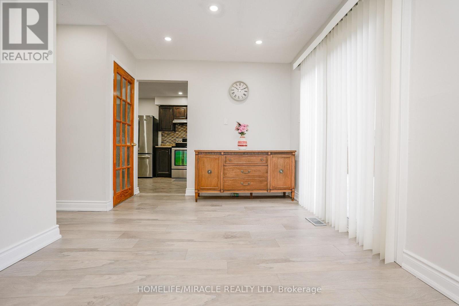 15 Heatherside Court, Brampton, Ontario  L6S 1N9 - Photo 4 - W13282794