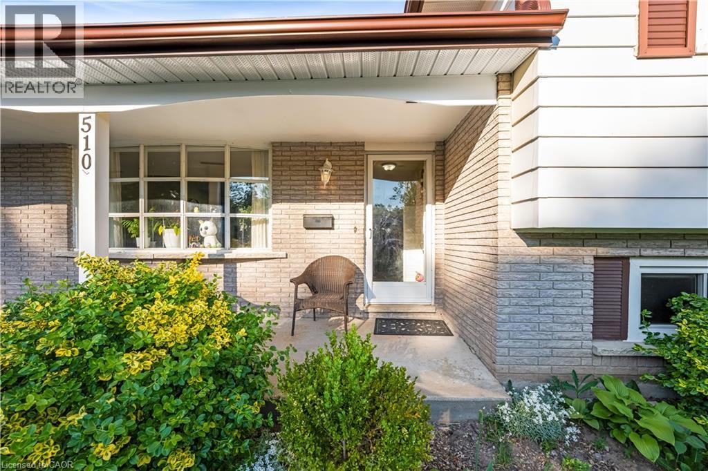 510 Edenbrook Place, Waterloo, Ontario  N2L 4N5 - Photo 2 - 40835608