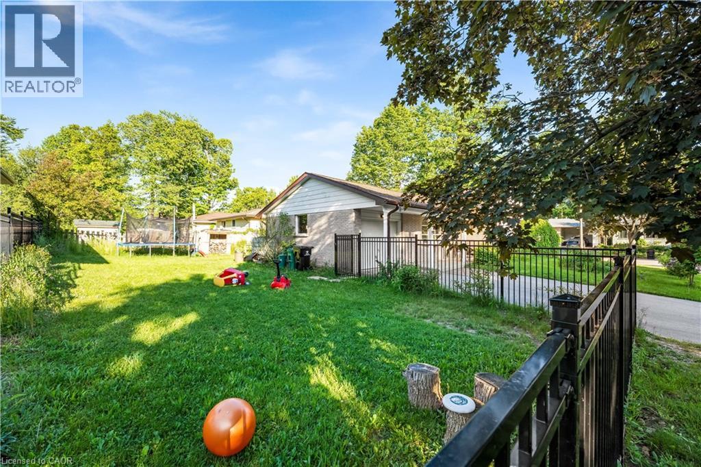 510 Edenbrook Place, Waterloo, Ontario  N2L 4N5 - Photo 26 - 40835608