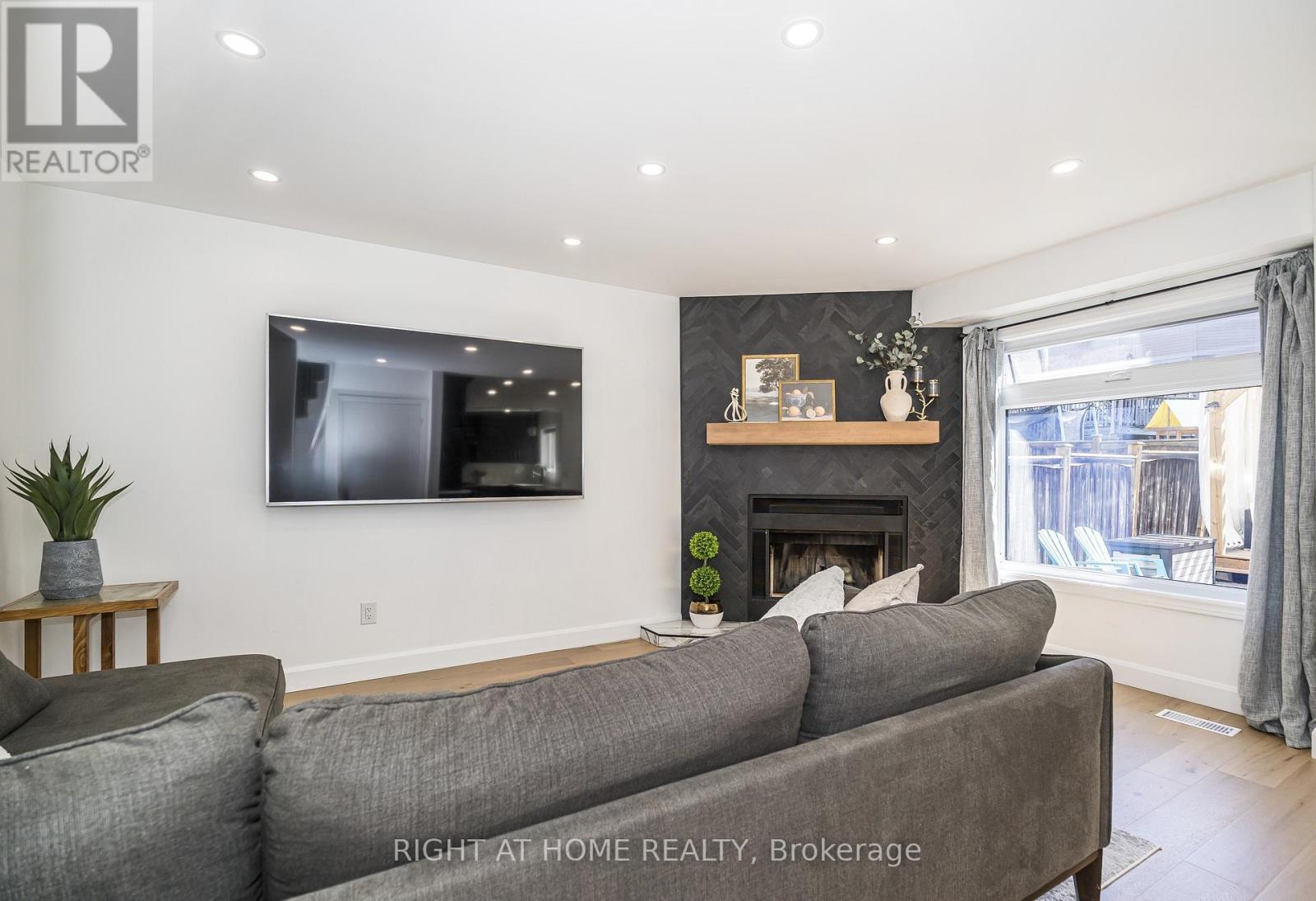 82 Reed Drive, Ajax, Ontario  L1S 6T6 - Photo 21 - E13233590