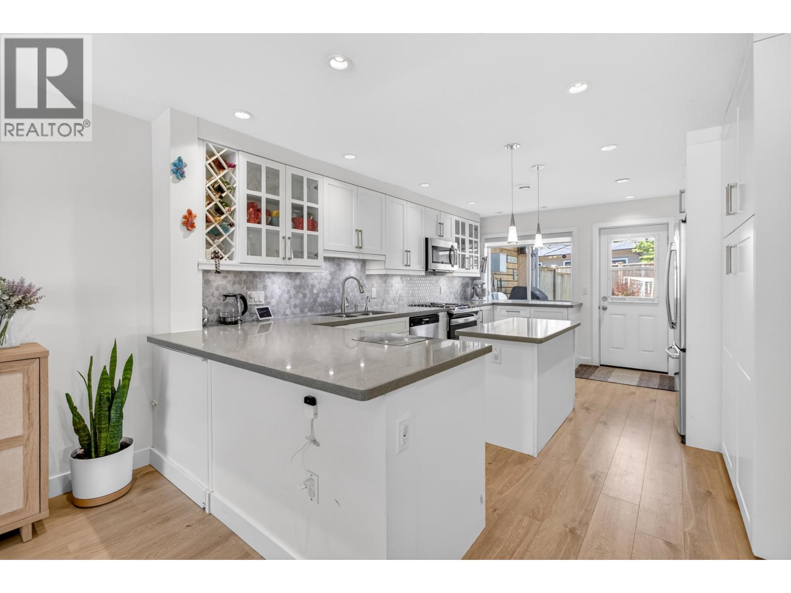 Listing image 11