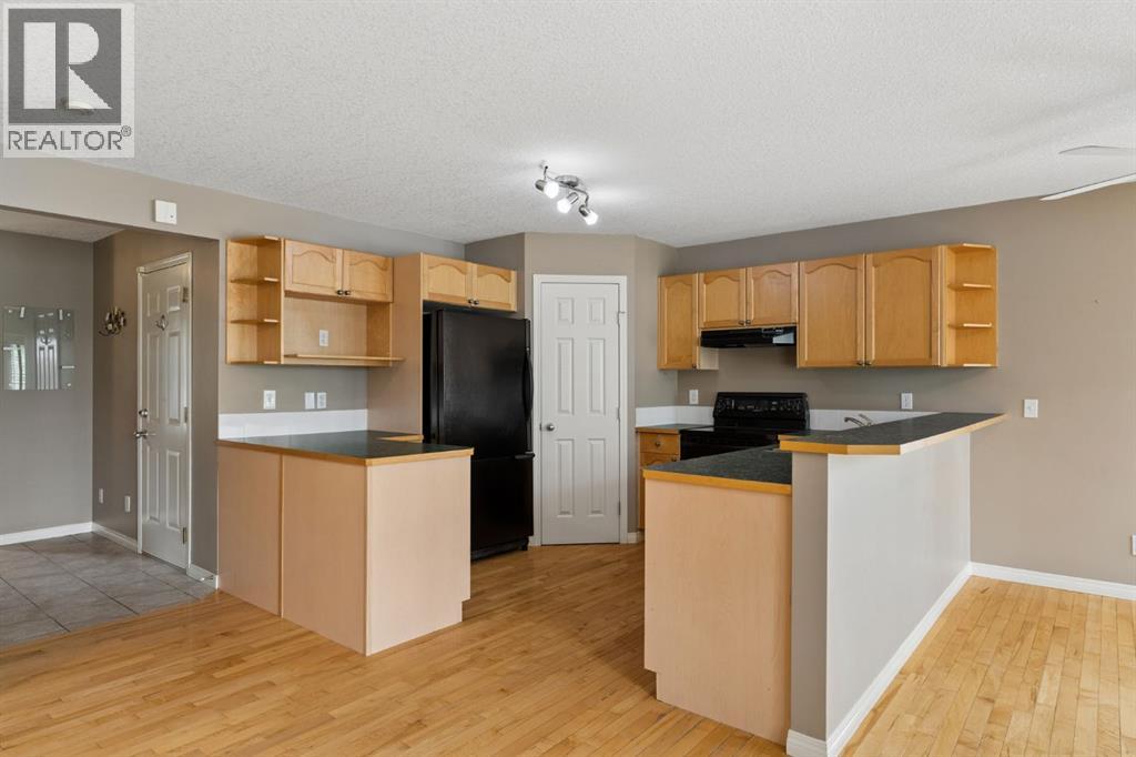 25 Hidden Creek Rise Nw, Calgary, Alberta  T3A 6L3 - Photo 8 - A2317734